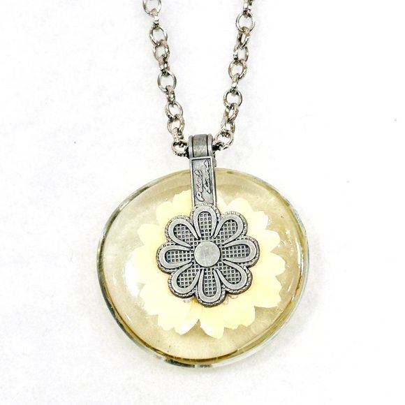 Vintage Petal Lane Pressed Flower/Resin Necklace - Picture 4 of 5